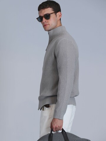 Vestes en maille Lufian en gris