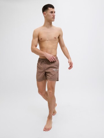 Pantaloncini da bagno 'JPSTNaxos' di JACK & JONES in marrone