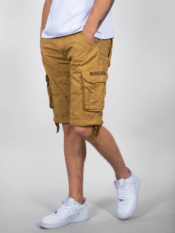 ALPHA INDUSTRIES Regular Shorts 'Jet' in Grün