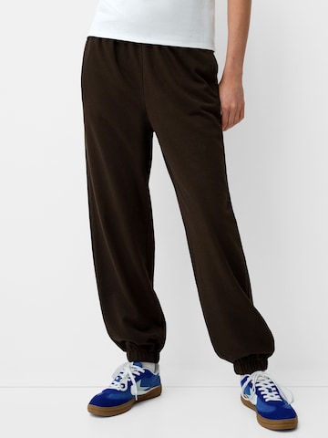 Bershka Tapered Hose in Braun