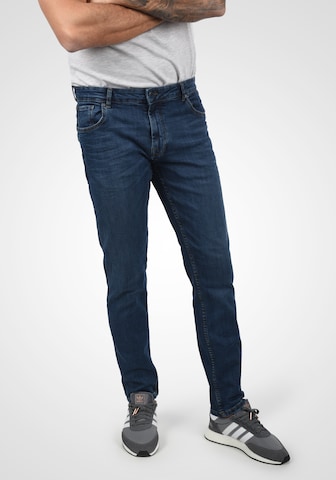 !Solid Regular Jeans in Blue: front