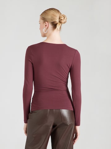Tricou 'Natalie' de la ABOUT YOU pe roșu