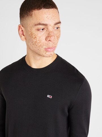 Tommy Jeans Sweater 'ESSENTIAL' in Black