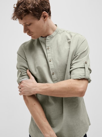 SELECTED HOMME Regular fit Button Up Shirt in Green