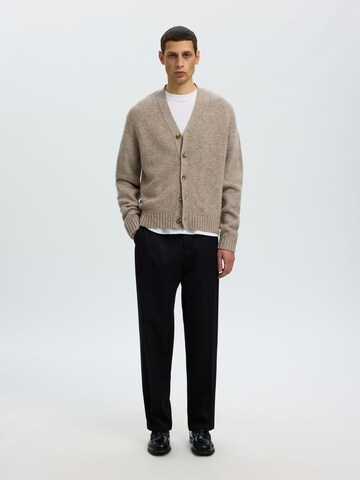 SELECTED Neuletakki 'SLHCODY' värissä beige