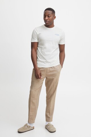 Casual Friday - Camiseta en blanco
