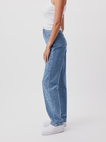 Loosefit Pantaloni cu cute 'Shari' de la LeGer by Lena Gercke pe albastru