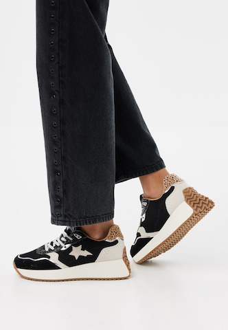 BRITISH KNIGHTS - Zapatillas deportivas bajas 'FABLE' en negro: frente