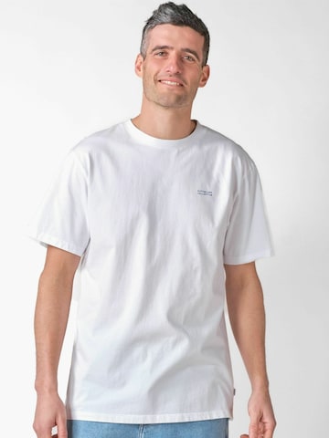 Coupe regular Chemise ' Frank ' Klitmøller en blanc : devant