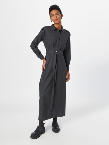 Robe-chemise Trendyol en noir : devant