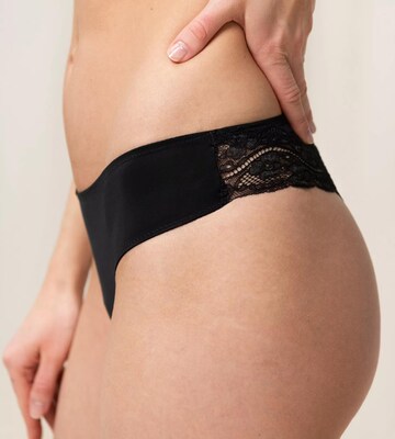 TRIUMPH Stringi 'Lovely' w kolorze czarny