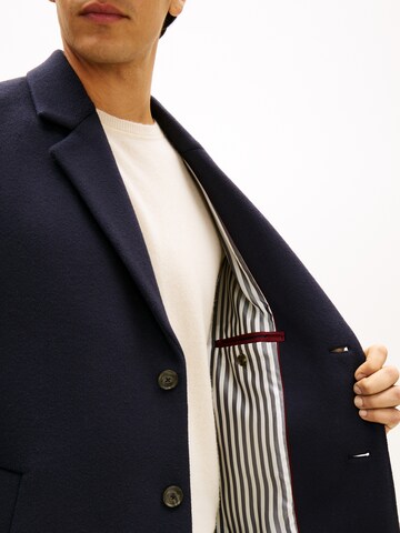 TOMMY HILFIGER Overgangsfrakke i blå