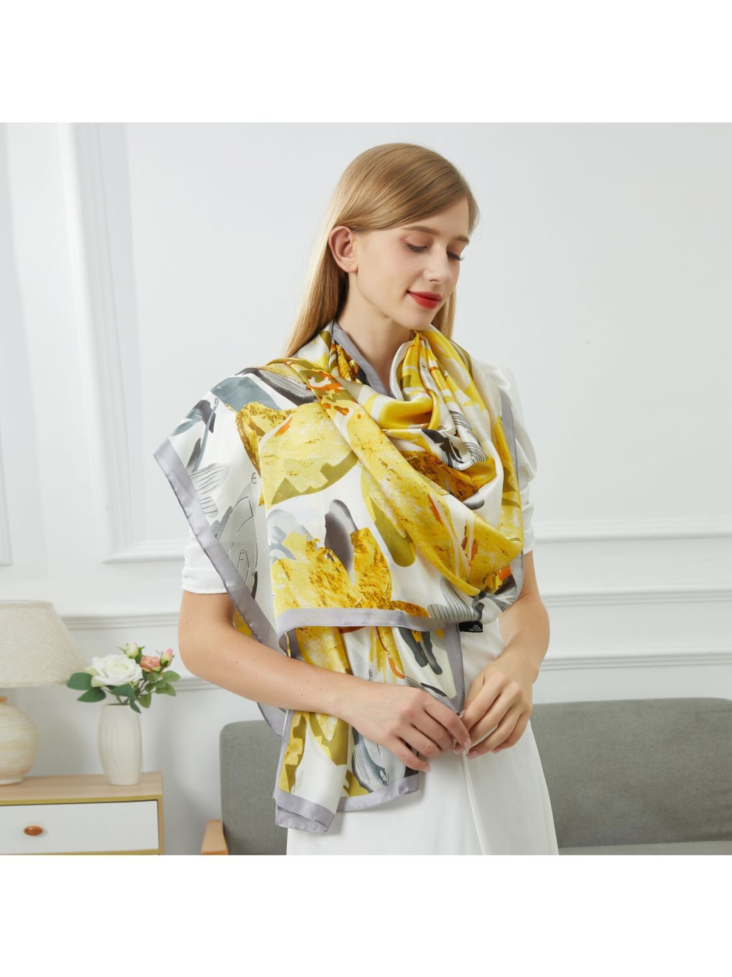 19V69 ITALIA Scarf 'Etole de soie Girasole' in Yellow