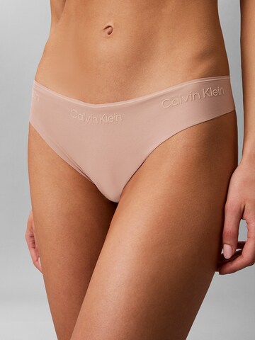 String 'Invisibles' Calvin Klein en rose