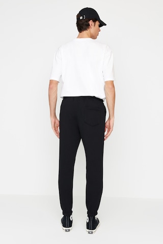Trendyol - Tapered Pantalón en negro