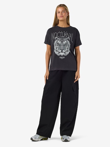 Maglietta 'NMBRANDY' di Noisy may in grigio