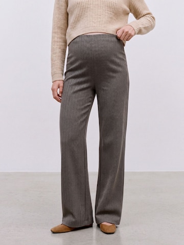 MAMALICIOUS - Pierna ancha Pantalón 'MLTonia' en marrón: frente