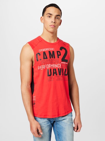 CAMP DAVID - Camiseta en rojo: frente