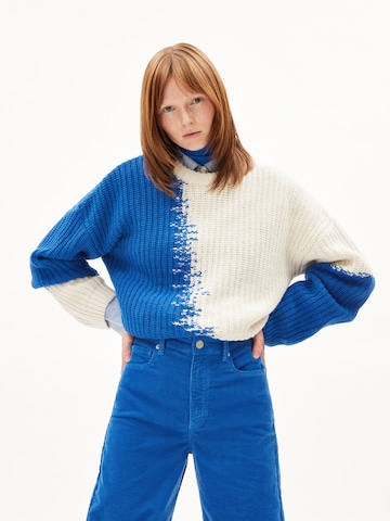 ARMEDANGELS Trui 'MIYAAR' in Blauw: voorkant