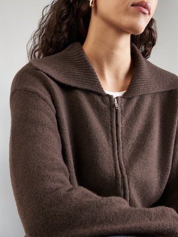 PIECES - Cárdigan 'PCMALOU' en marrón