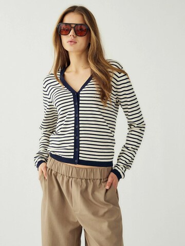 Noella Neulepaita ' N-Marg Knit Cardigan ' värissä sininen: etupuoli