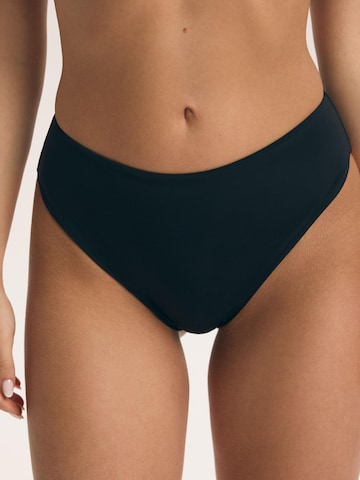 ESOTIQ Bikini bottom 'Bikini High Leg BASE, klassischer Schnitt' in Black: front