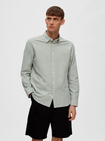 SELECTED HOMME Regular fit Button Up Shirt 'Regguy' in Green: front