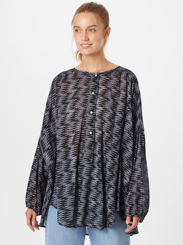 Free People Blouse in Black: front