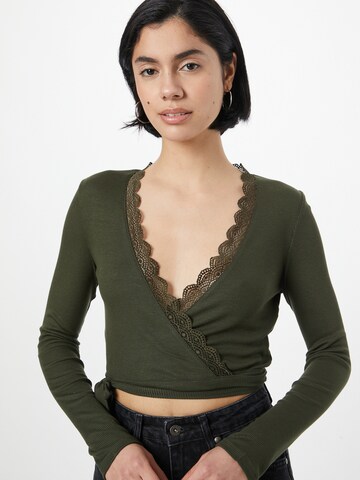 ABOUT YOU - Camiseta 'Luise' en verde