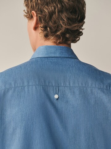 Next - Ajuste regular Camisa 'Archive' en azul