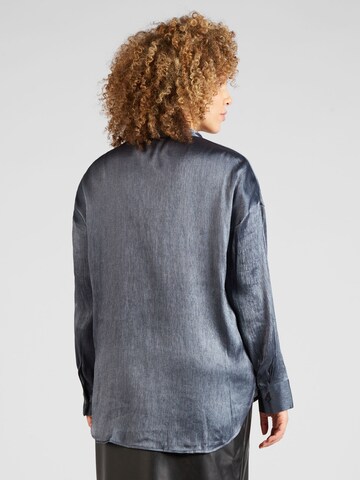 ONLY Carmakoma Blouse in Grey