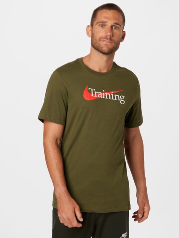 Coupe regular T-Shirt fonctionnel NIKE en vert : devant