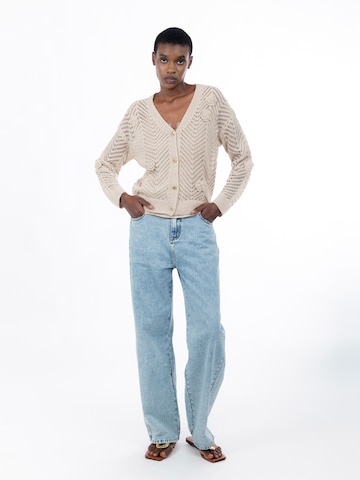 Influencer Плетена жилетка в бежово