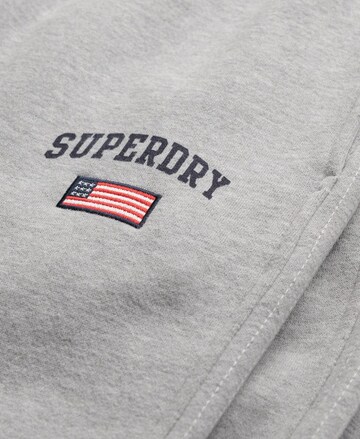 Effilé Pantalon 'Athletic Essential' Superdry en gris