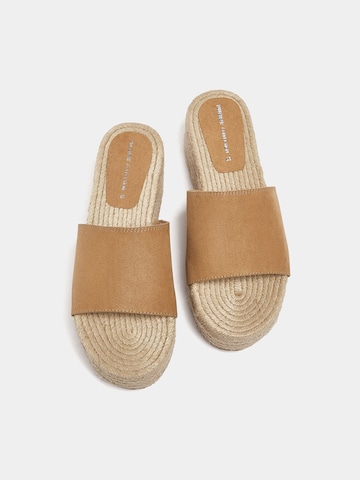 Pull&Bear Mules in Brown