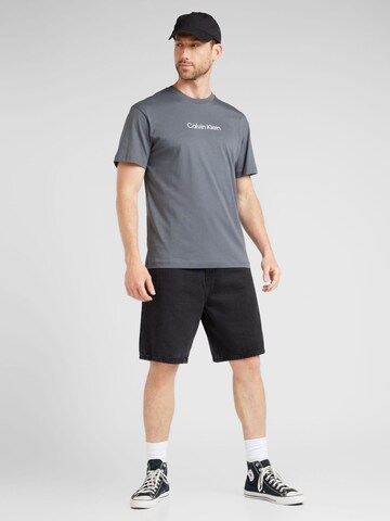 Calvin Klein T-Shirt 'Hero' in Grau