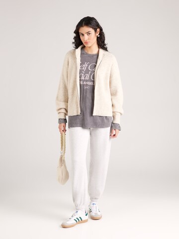HOLLISTER Футболка в Серый