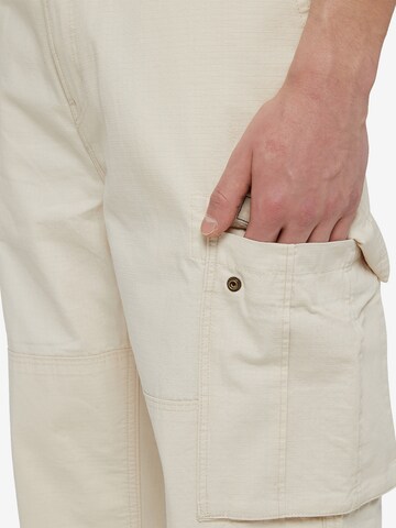 Regular Pantaloni cu buzunare 'EAGLE BEND' de la DICKIES pe alb