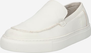 BURTON MENSWEAR LONDON Slip-ons in White: front