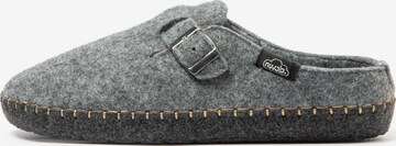 Nuvola. Hausschuh 'Zueco Belt' in Grau: Vorderseite
