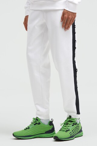 CAMP DAVID Regular Pants in White: front