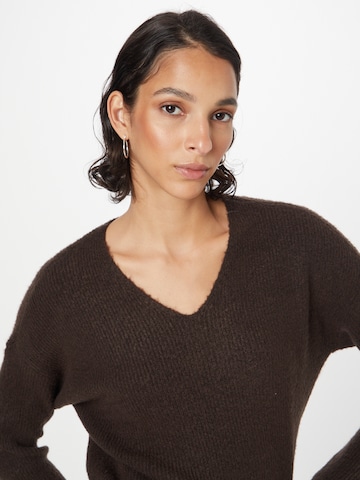 ONLY Sweater 'Camilla' in Brown