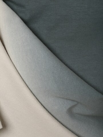 Marie Lund T-Shirt in Grau