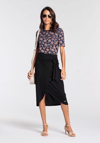 LAURA SCOTT Skirt in Black