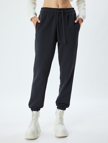 Koton Loosefit Broek in Grijs: voorkant