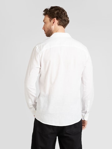 Coupe regular Chemise 'CAIDEN' Only & Sons en blanc