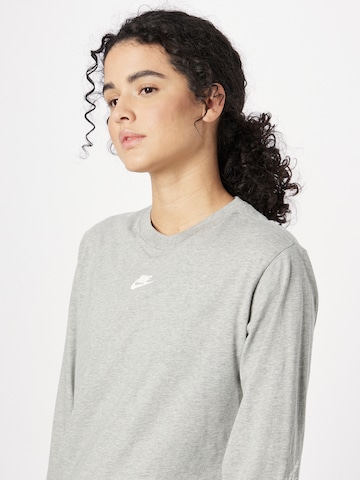 Nike Sportswear Sweatshirt in Grey