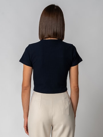 GORG Shirt 'Geripptes Cropped T-Shirt' in Blue