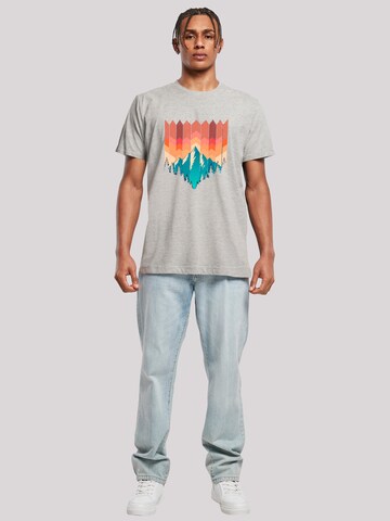 F4NT4STIC T-Shirt 'Berg Sonnenuntergang' in Grau