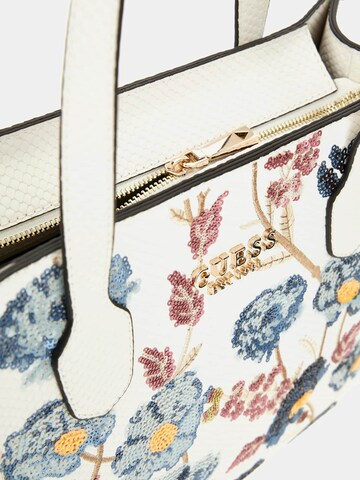 GUESS Handtasche 'Zaria' in Weiß
